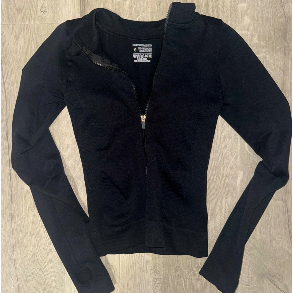 PLT BLACK SNATCHING JACKET⏳🤩